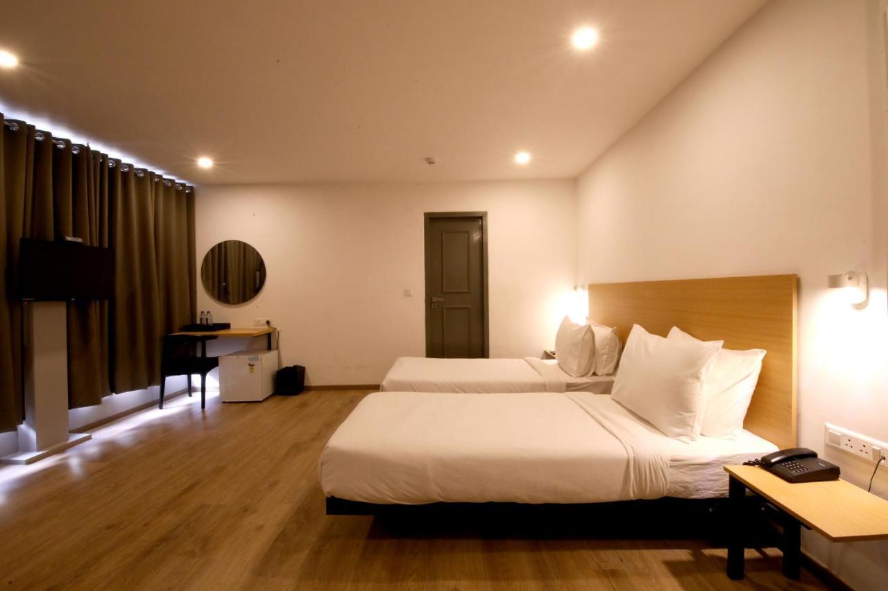 Crayon Hotels Γκαντχιναγκάρ Εξωτερικό φωτογραφία
